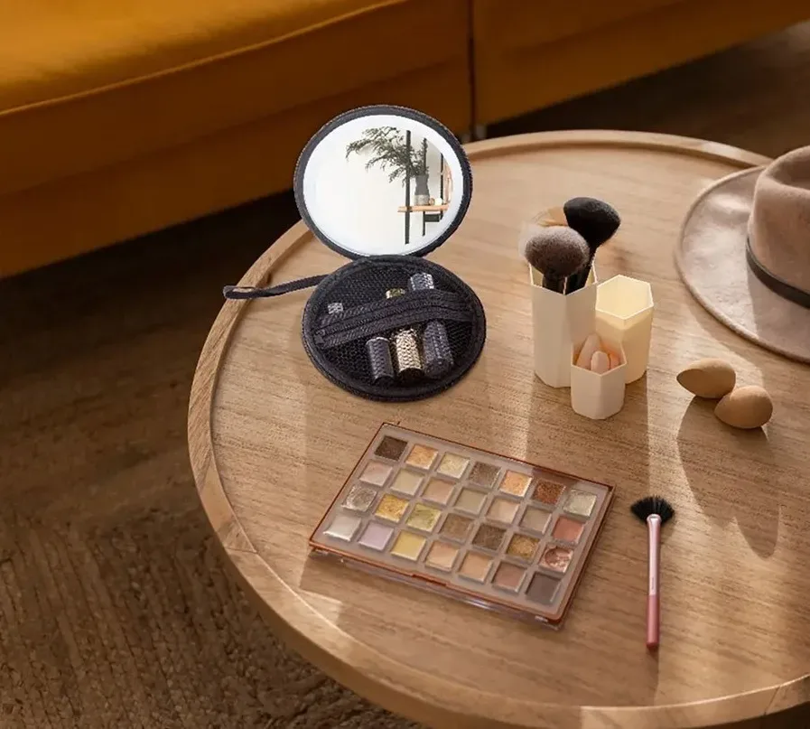 آینه آرایشی همراه بانوان گرین لاین مدل Mini Makeup Pouch