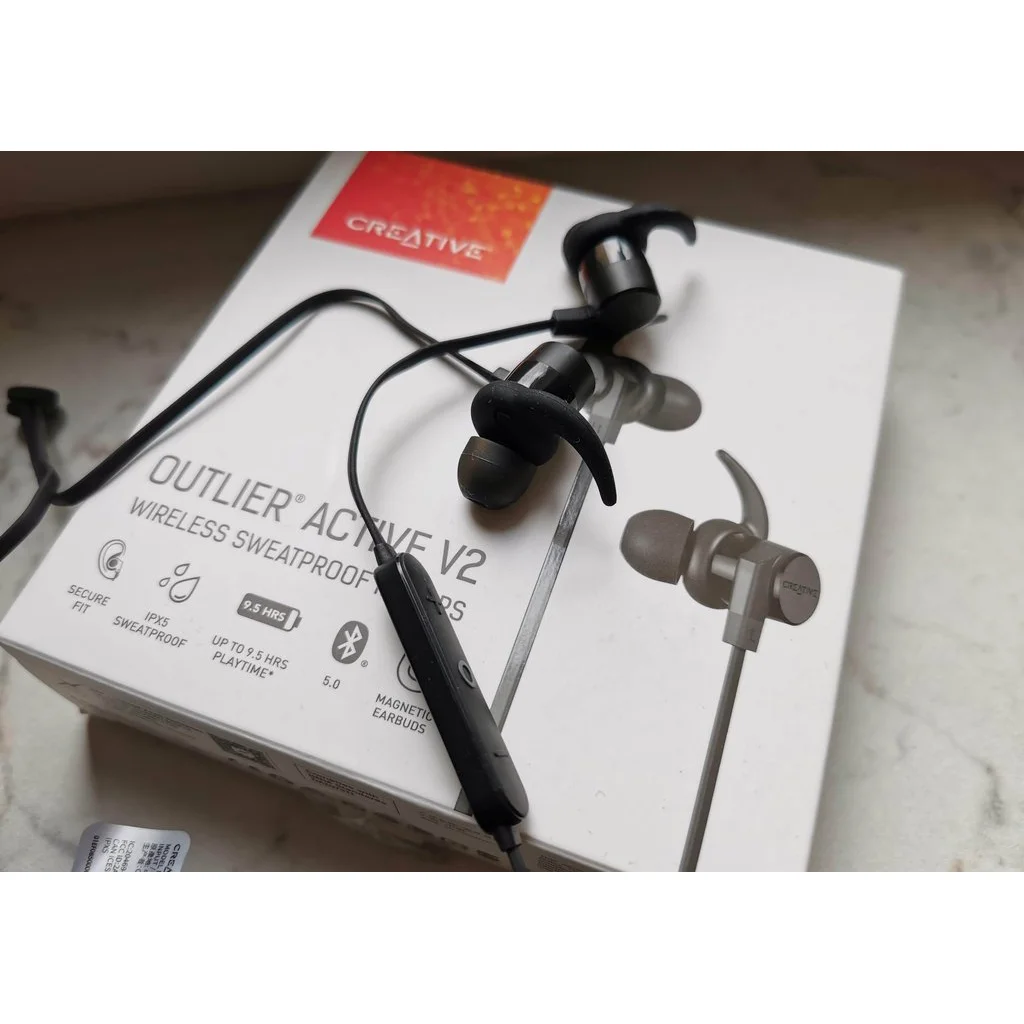 هدفون بلوتوثی کریتیو مدل Outlier ONE V2