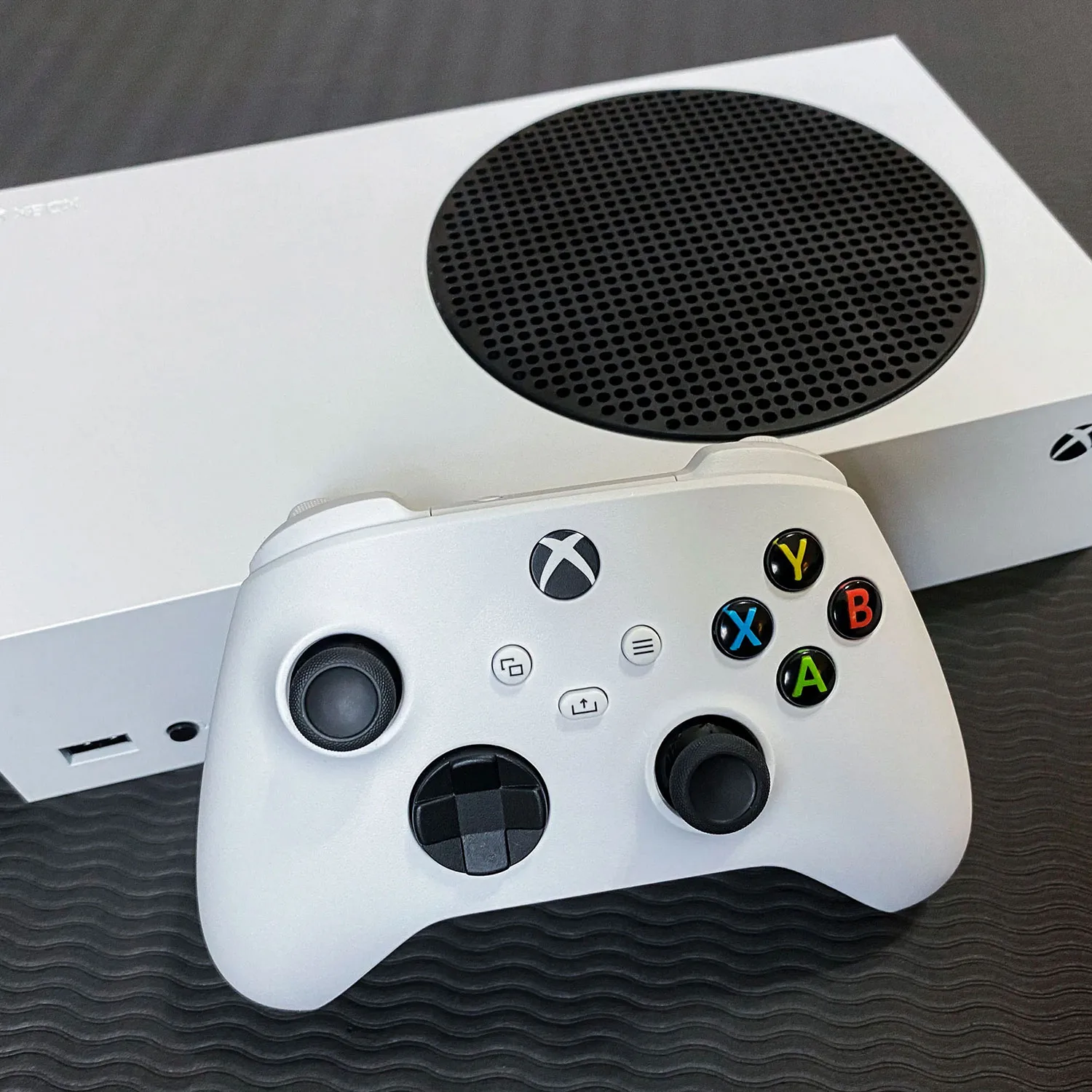 مجموعه کنسول بازی مایکروسافت مدل Xbox Series S ظرفیت 512 گیگابایت به همراه دسته اضافی