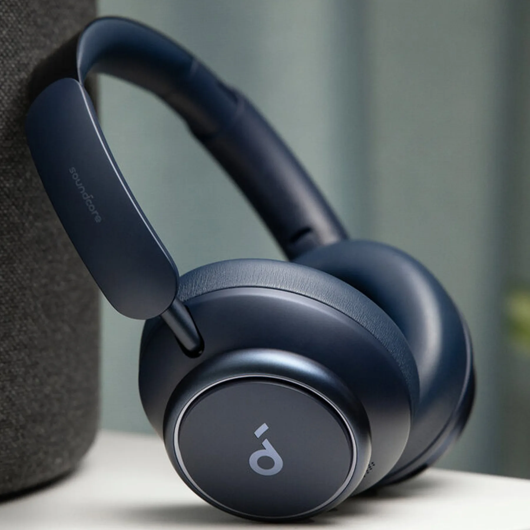 هدفون بلوتوثی برند انکر مدل Soundcore Space Q45 A3040 با نویز کنسلینگ فعال (ANC)، درگاه شارژ USB Type-C، پشتیبانی از شارژ سریع، دارای فناوری نویز کنسلینگ هوشمند سه‌حالته، مقاوم در برابر رطوبت و عرق