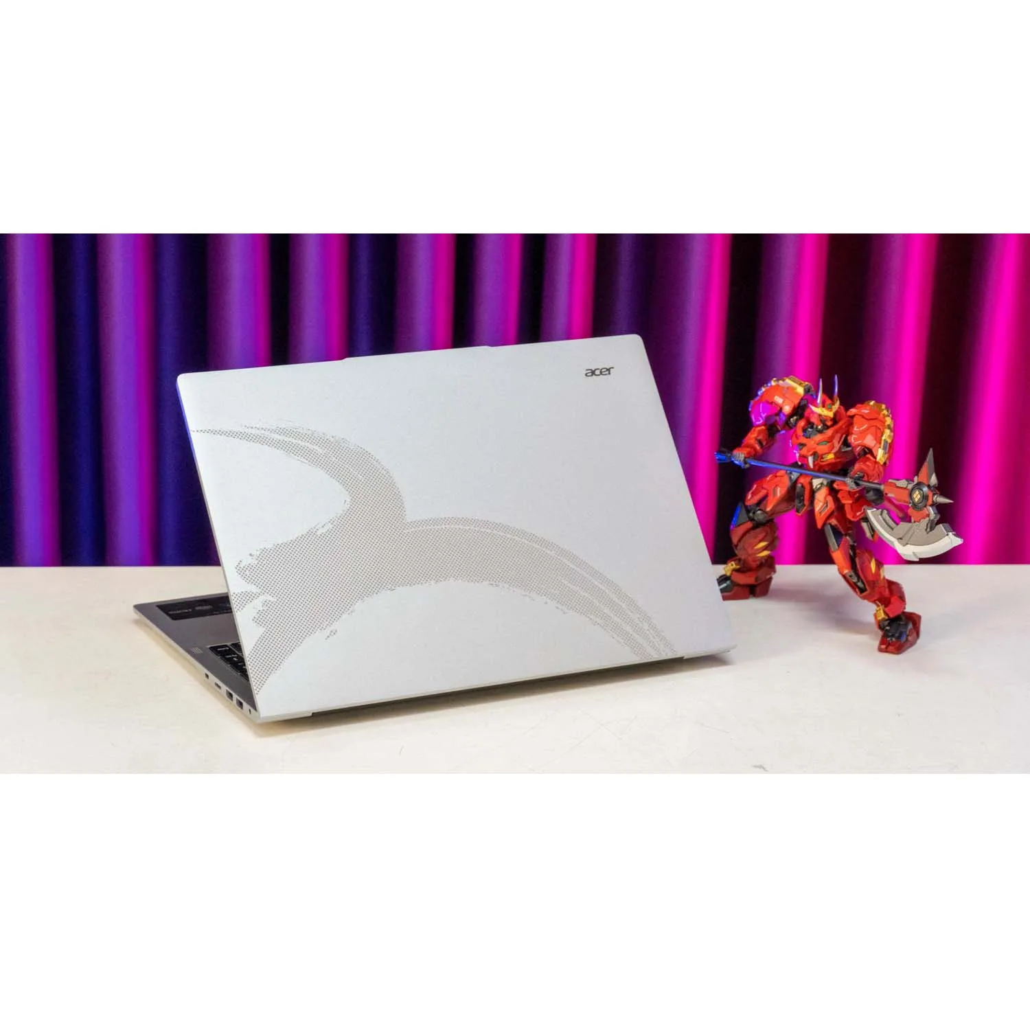 لپ‌تاپ ایسر مدل Aspire Lite AL16-52P-32E3 با پردازنده Core i3-1305U، رم DDR5 8GB با فرکانس 4800MHz، حافظه SSD با ظرفیت 512GB، نمایشگر 16 اینچ IPS، کاستوم شده